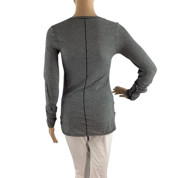 Lululemon Circadian Long Sleeve V Neck Tee Grey Black Stripe - Picture 5 of 6